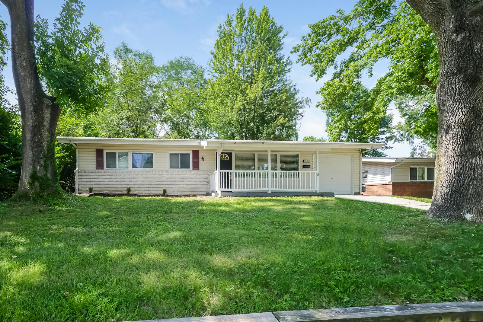 36 Renee Dr, Florissant, MO 63033 Home for Rent 3 Beds, 2 Baths